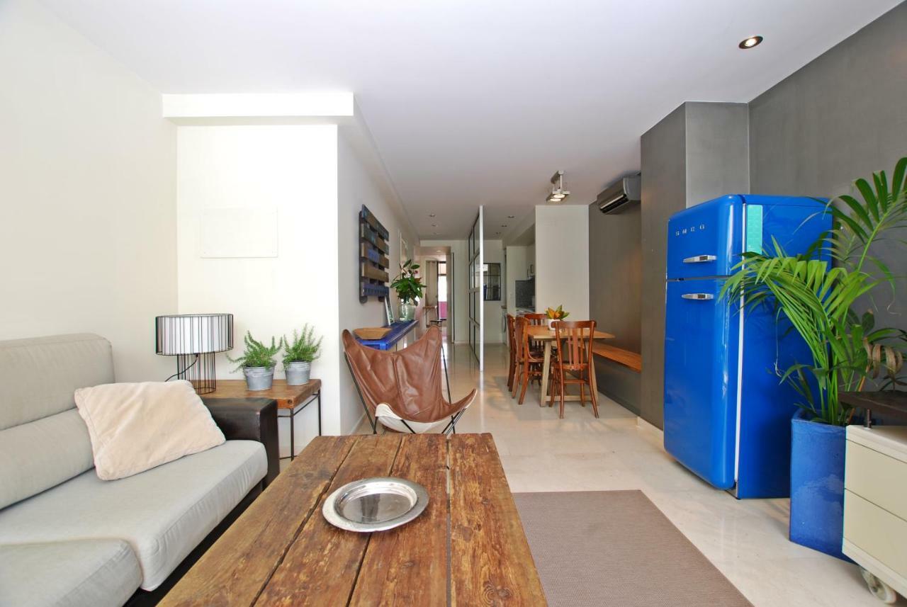 Apartamento Blue Fridge Apartmen - Blue Fridge Apartmen - Ideal For Couples, Near Beach And Well Connected Vilassar De Mar Exterior foto