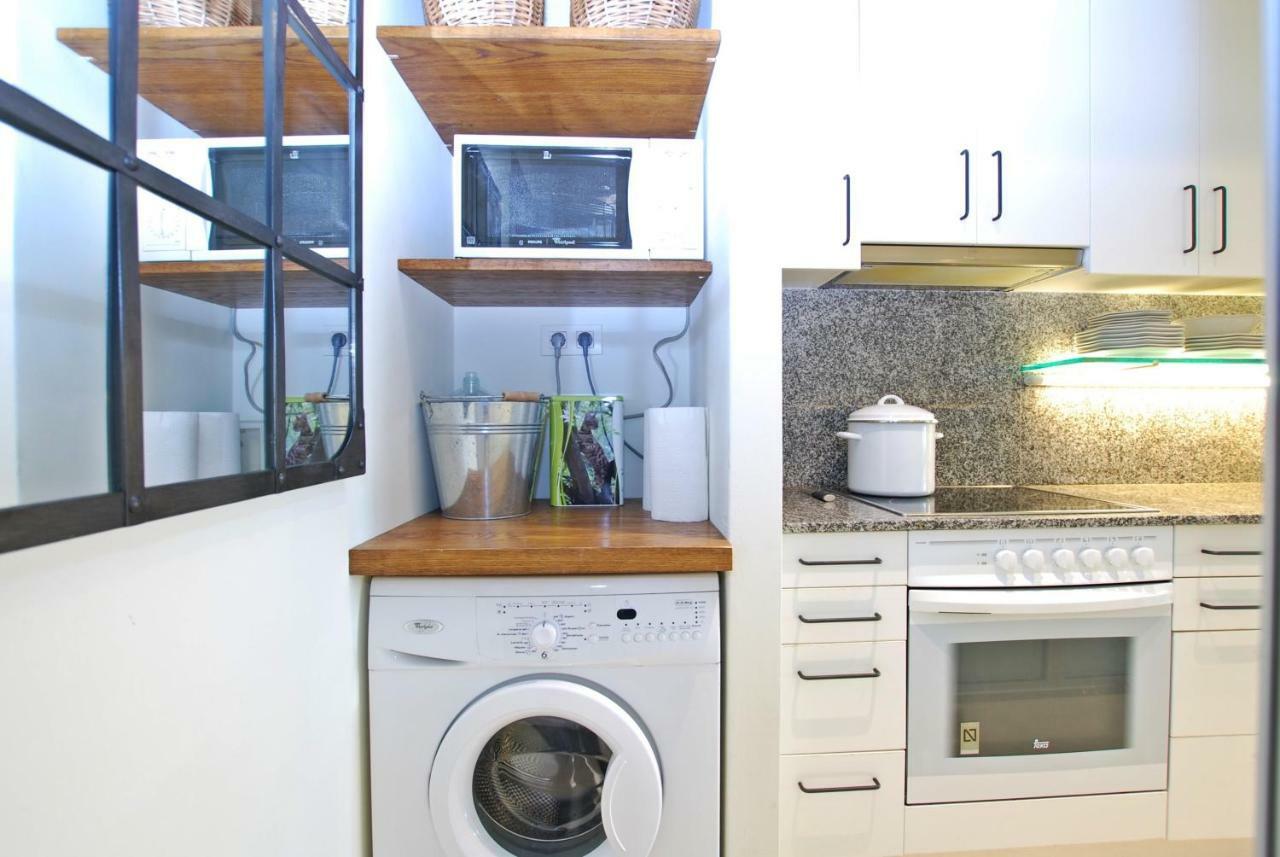Apartamento Blue Fridge Apartmen - Blue Fridge Apartmen - Ideal For Couples, Near Beach And Well Connected Vilassar De Mar Exterior foto