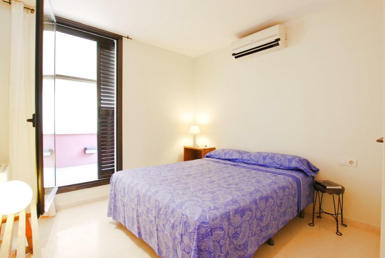 Apartamento Blue Fridge Apartmen - Blue Fridge Apartmen - Ideal For Couples, Near Beach And Well Connected Vilassar De Mar Exterior foto