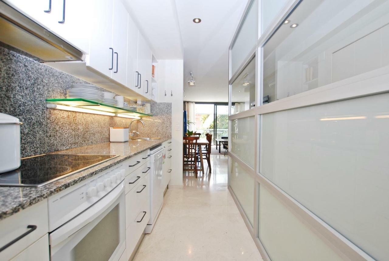 Apartamento Blue Fridge Apartmen - Blue Fridge Apartmen - Ideal For Couples, Near Beach And Well Connected Vilassar De Mar Exterior foto