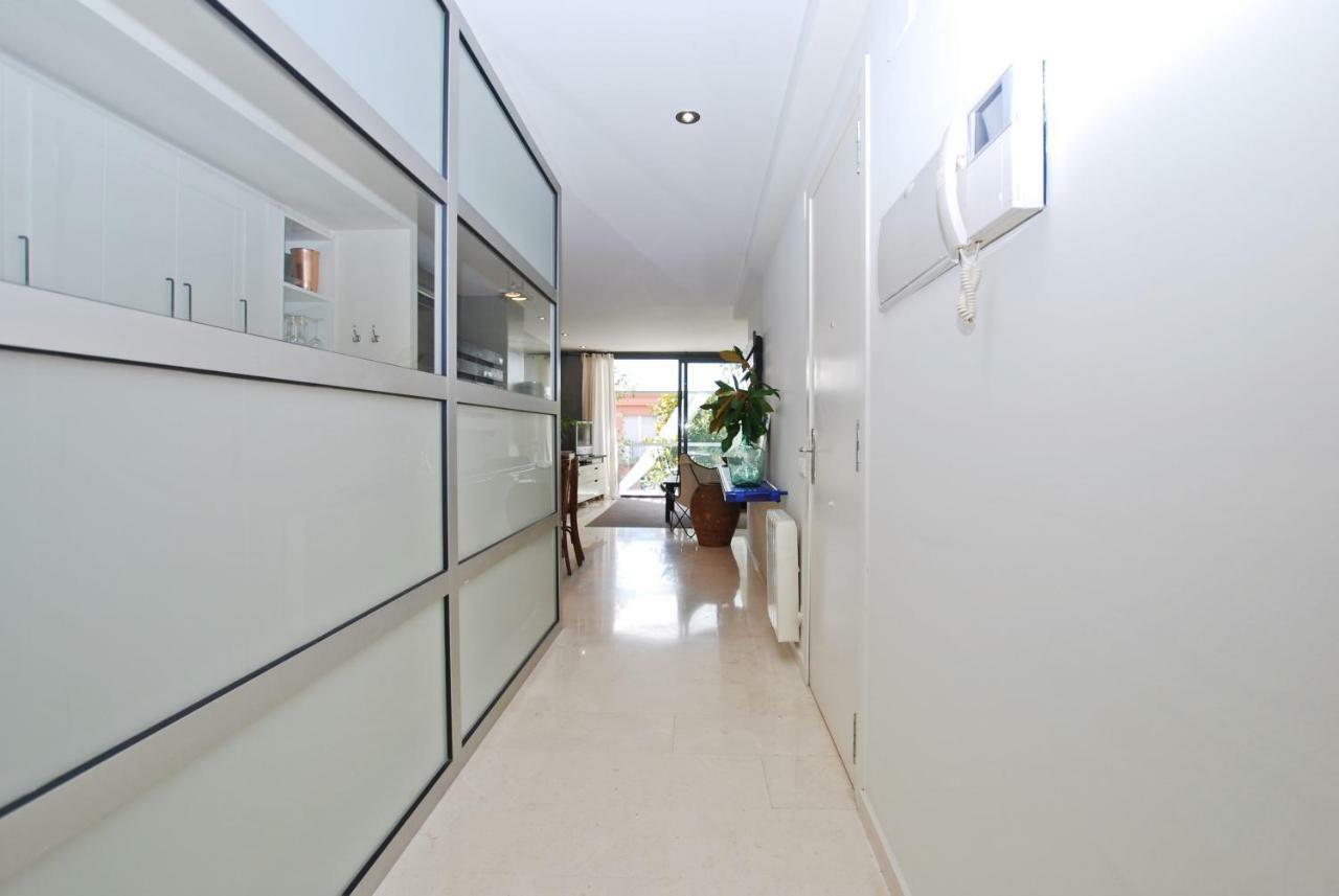 Apartamento Blue Fridge Apartmen - Blue Fridge Apartmen - Ideal For Couples, Near Beach And Well Connected Vilassar De Mar Exterior foto