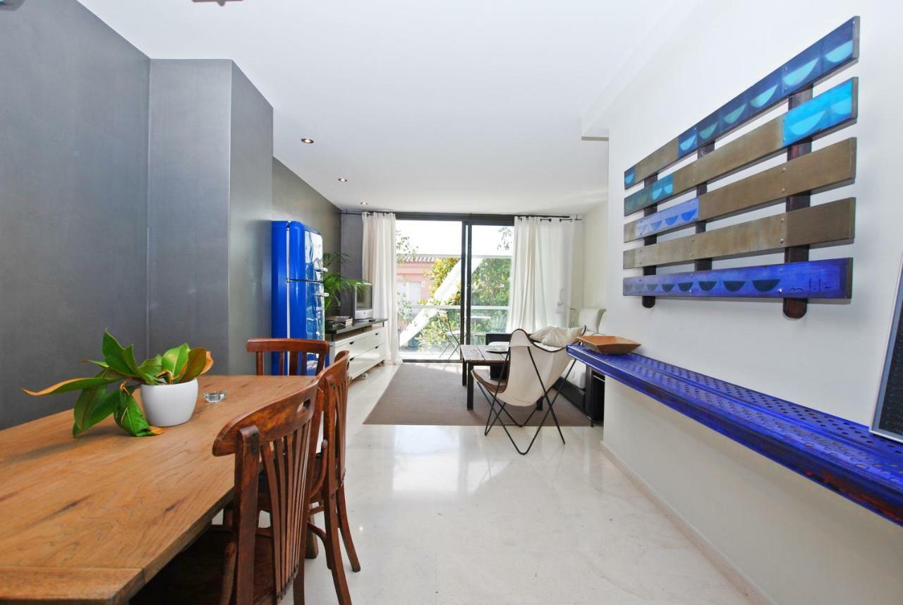 Apartamento Blue Fridge Apartmen - Blue Fridge Apartmen - Ideal For Couples, Near Beach And Well Connected Vilassar De Mar Exterior foto
