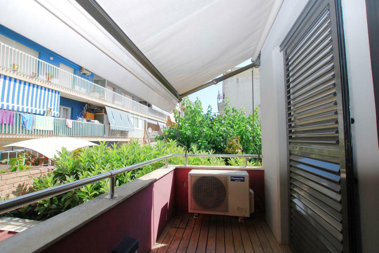 Apartamento Blue Fridge Apartmen - Blue Fridge Apartmen - Ideal For Couples, Near Beach And Well Connected Vilassar De Mar Exterior foto